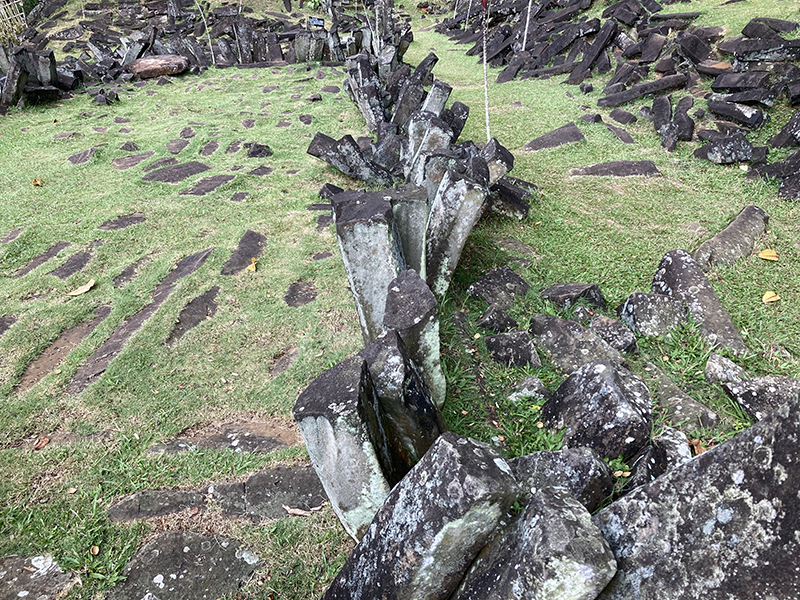 Gunung Padang wall