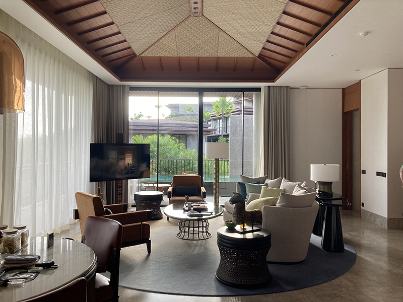 Taaktana villa living room