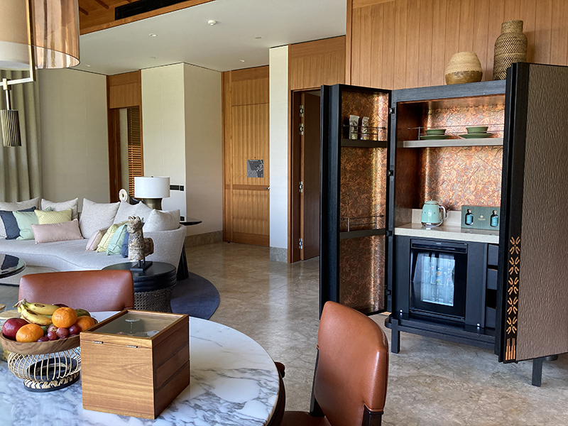 Taaktana villa dining room