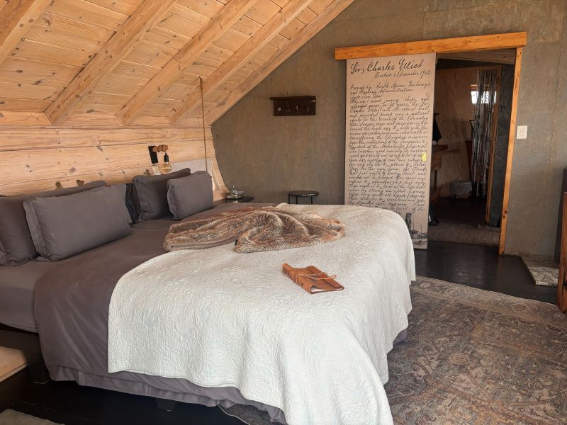 Shipwreck lodge room 7 interior