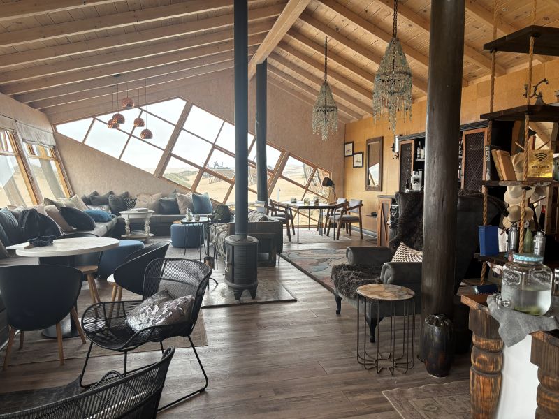 Shipwreck lodge lounge
